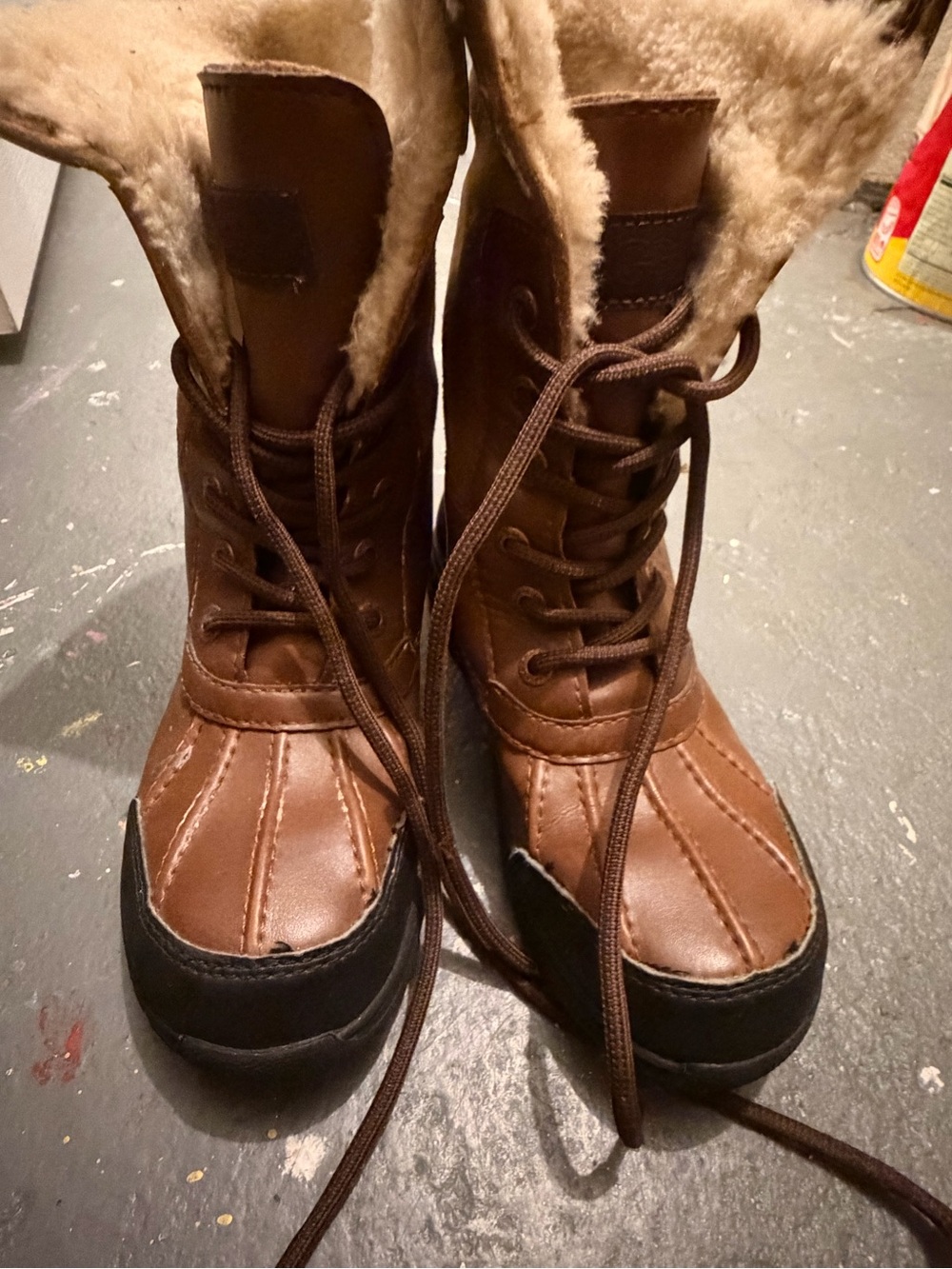 Ugg Kids 🧒 Brown Faux-Fur Lined Winter Lace-Up Boots